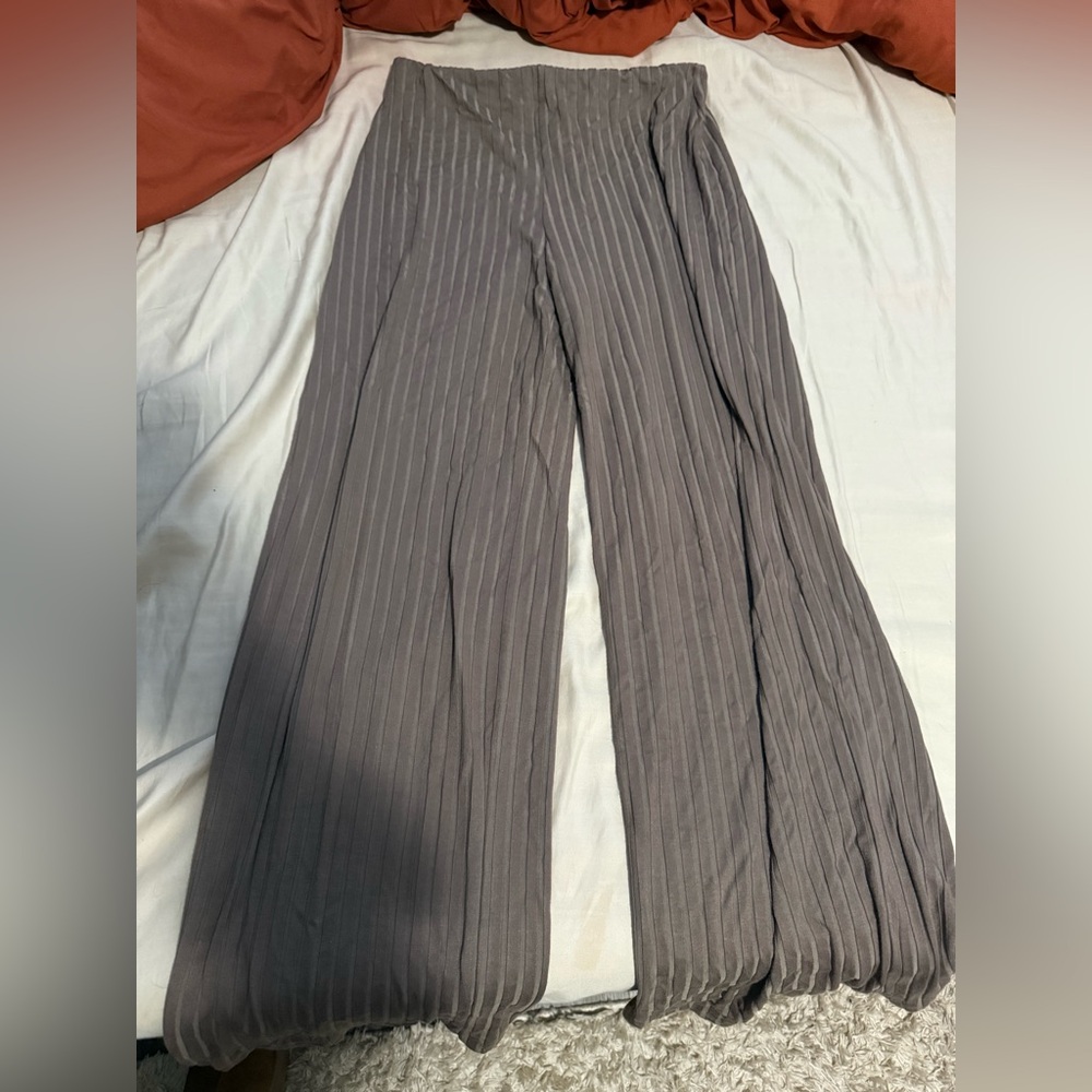 Cream/Brown Pleated Wide-Leg Pants